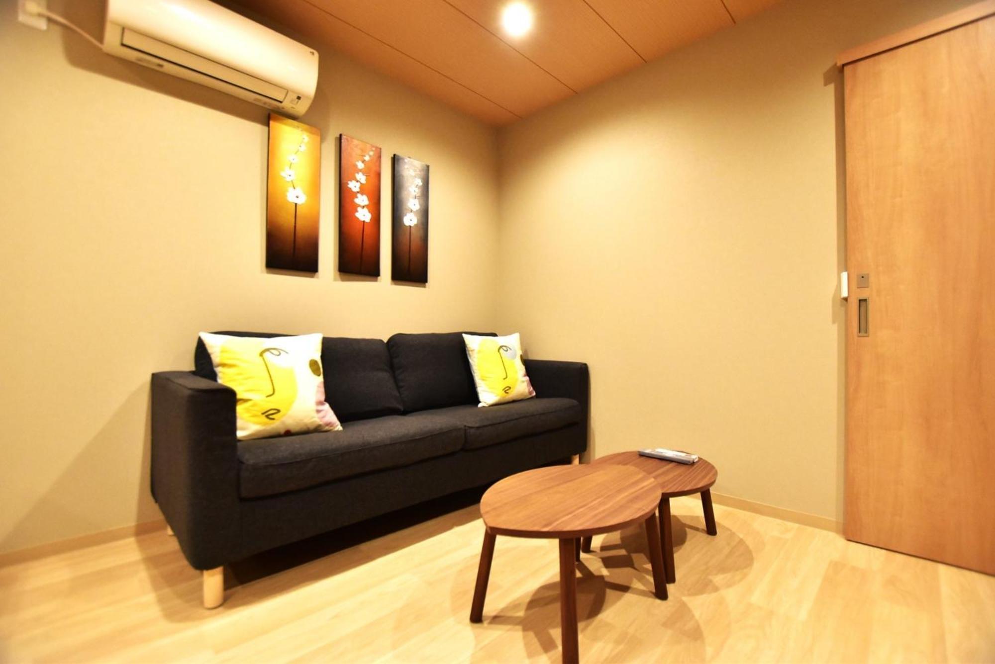 Ferienhaus Tamatsukan 玉津館, Kansai Airport 關西空港 57 Mins, Namba 6 Mins, Nihonbashi 4 Mins, Universal 37 Mins, Nara 30 Mins, Walk Jr Tsuruhashi 7 Mins, Early Check In Ōsaka